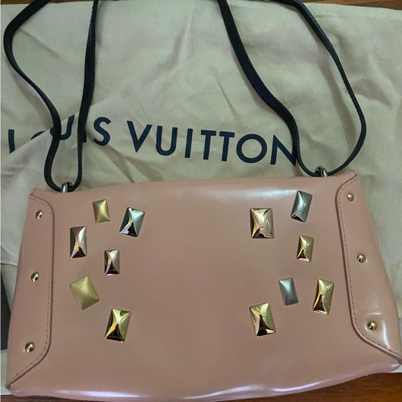 New Authentic Limited Edition Louis Vuitton Sac Triangle PM Beige - Picture 3 of 4
